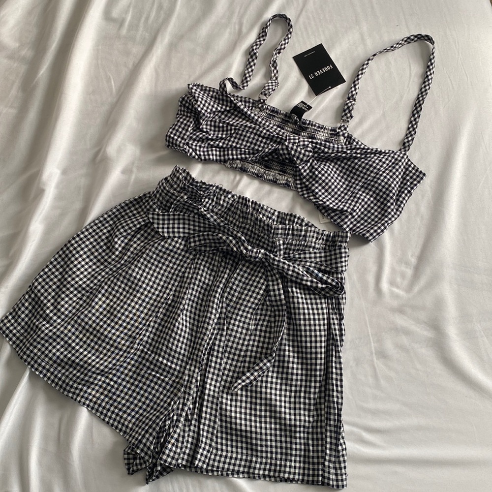 🌴BRAND NEW Forever 21 Gingham Print matching set with top and shorts size small